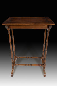 Charming George III Regency rosewood crocus table with lid on
