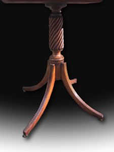 Outstanding George III mahogany drum table bottom