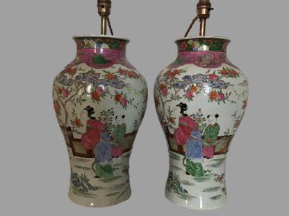A pair of highly decorative late 19th century Japanese vases 3