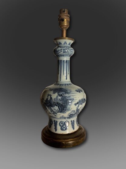 18th century Dutch Delft vase onion