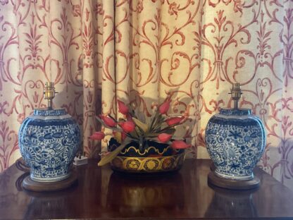 air of 18th century Delft vases insitu